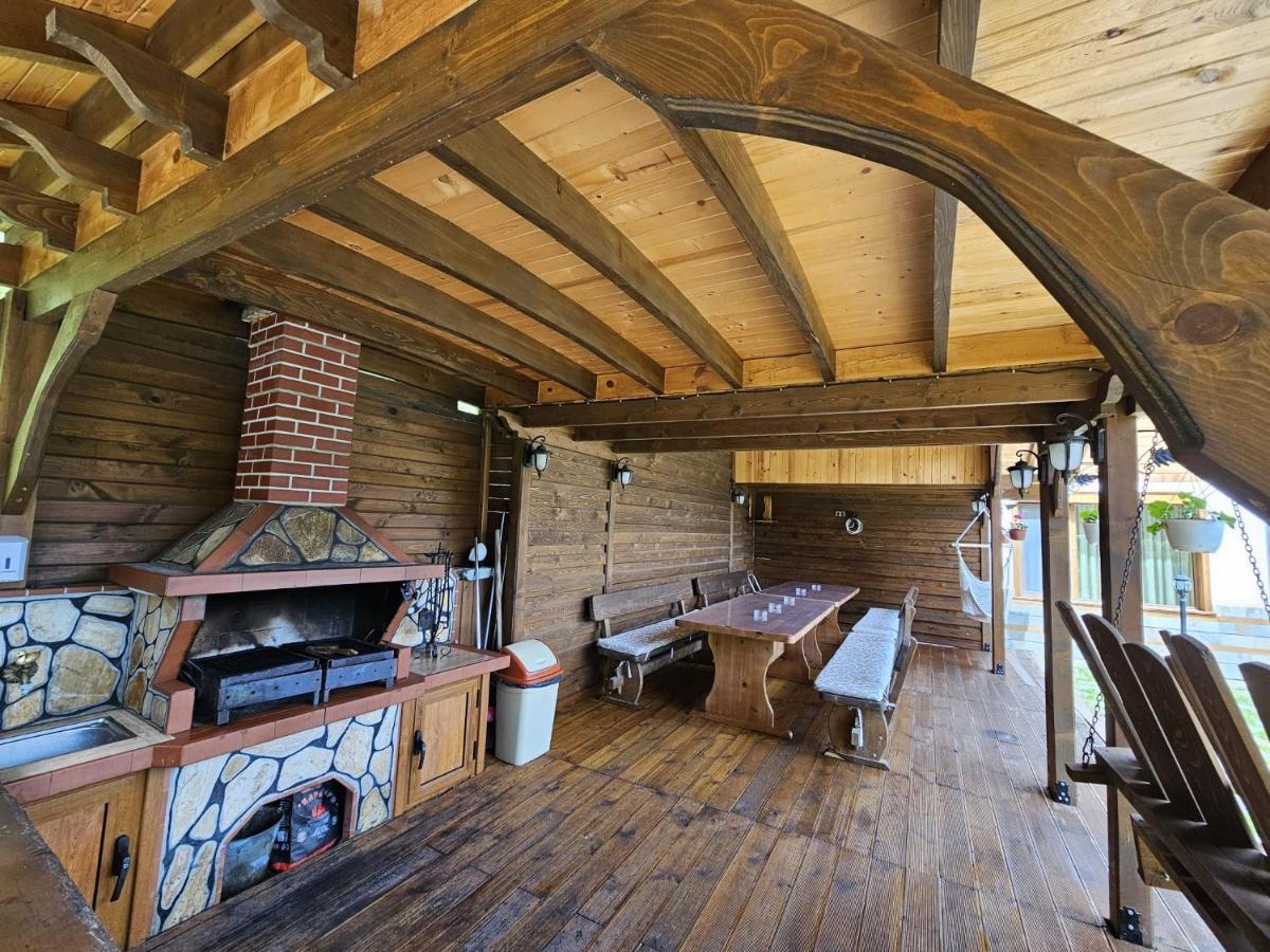 Villa Hills - Къща За Гости С Храна Orlino Exterior foto